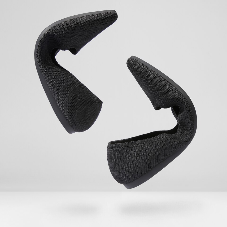 Aria 2.0 Pointy Flats in Deep Ebony | Women's Sustainable, Washable and Stylish Shoes | VIVAIA