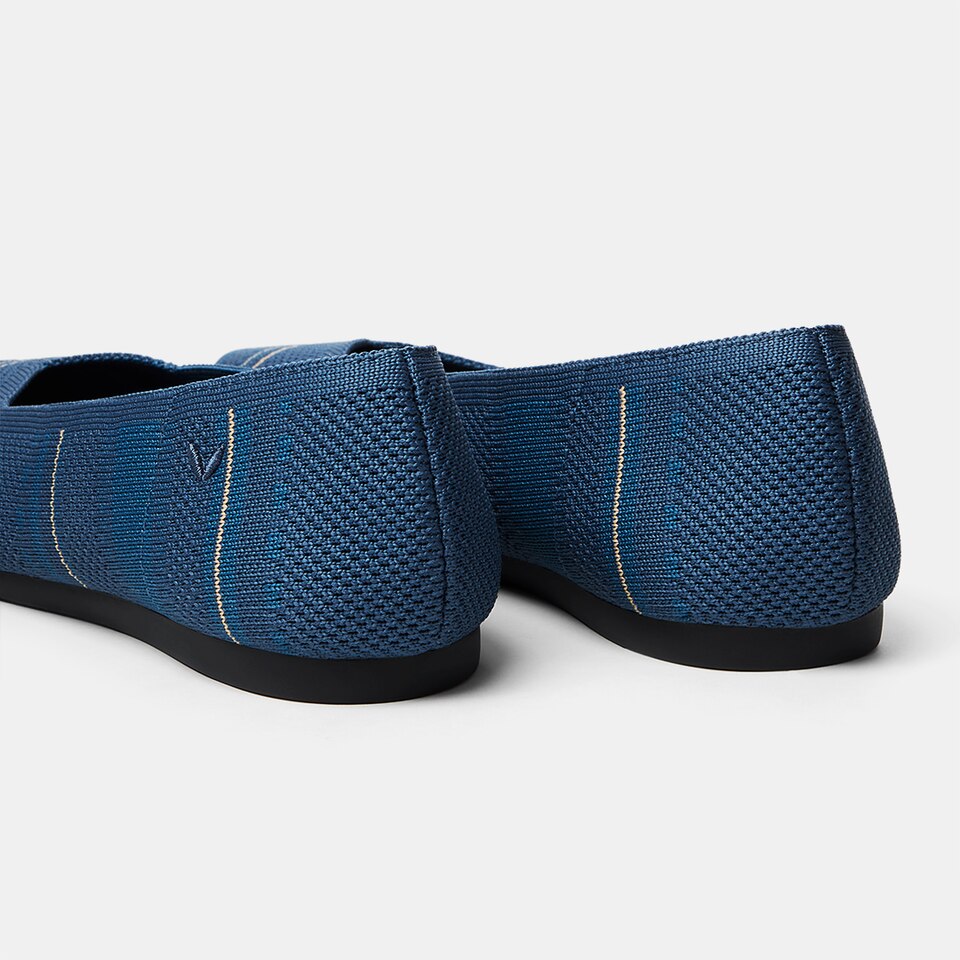 Avis Pointed-toe Flats in Denim Blue | Women's Sustainable, Washable and Stylish Shoes | VIVAIA