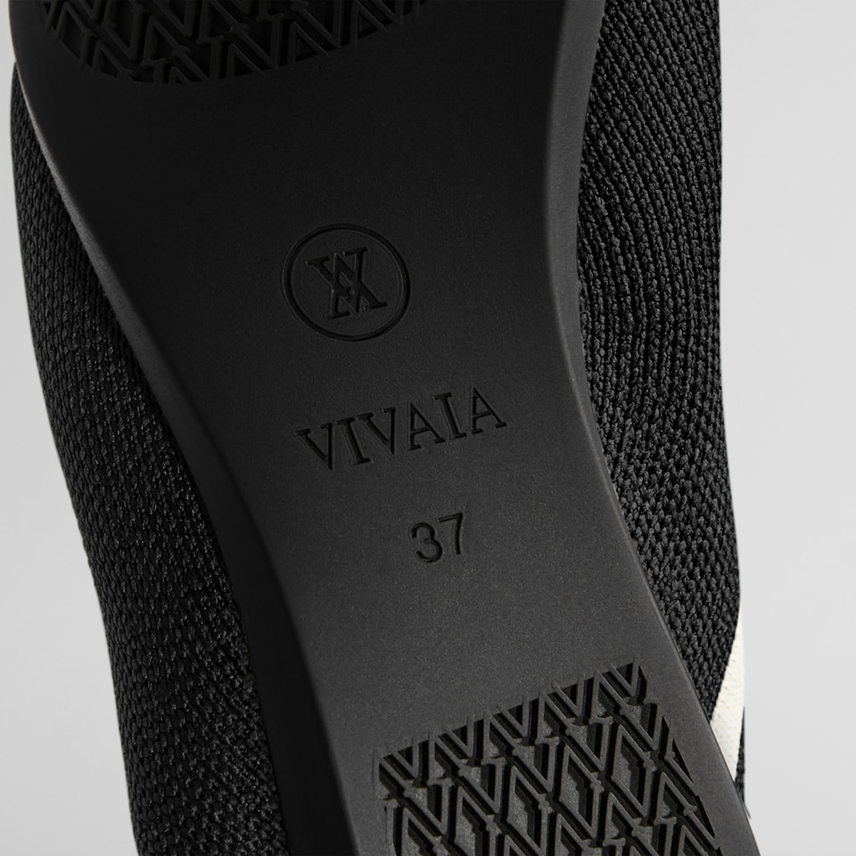 Vienna Pointy Flats in Deep Ebony | Women's Sustainable, Washable and Stylish Black Shoes | VIVAIA