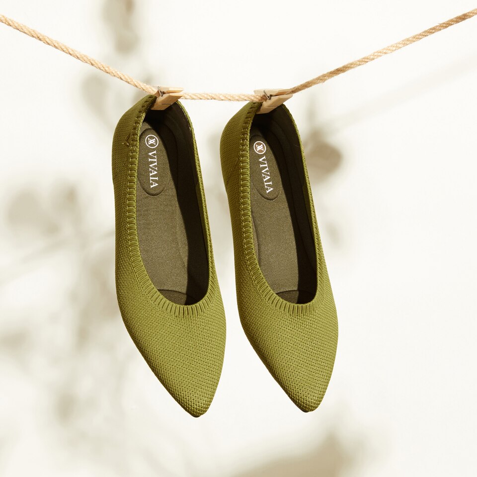 Aria5° Women Pointy Flats in (Olive Green) - Sustainable & Washable Shoes | VIVAIA