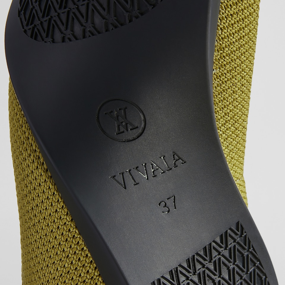 Aria5° Women Pointy Flats in (Olive Green) - Sustainable & Washable Shoes | VIVAIA