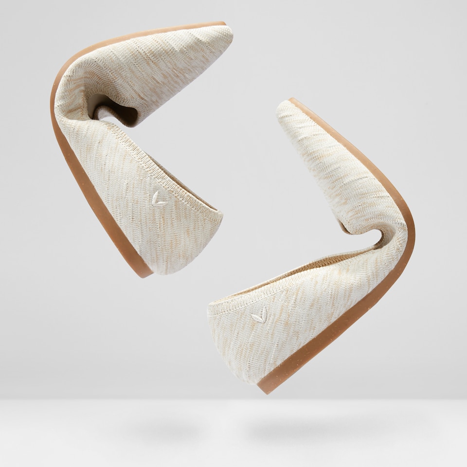 Aria5° Women Pointy Hemp Flats in (Dapple Cream) - Sustainable & Washable Shoes | VIVAIA