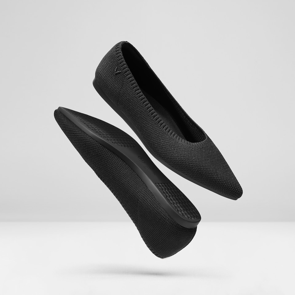 Aria5° Women Pointy Flats in Black - Sustainable & Washable Shoes | VIVAIA