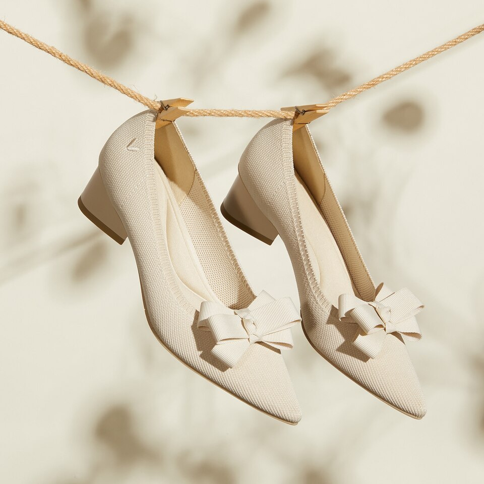 Tracy Pointy Heels Cream Ivory - Versatile & Glamorous Women Shoes | VIVAIA