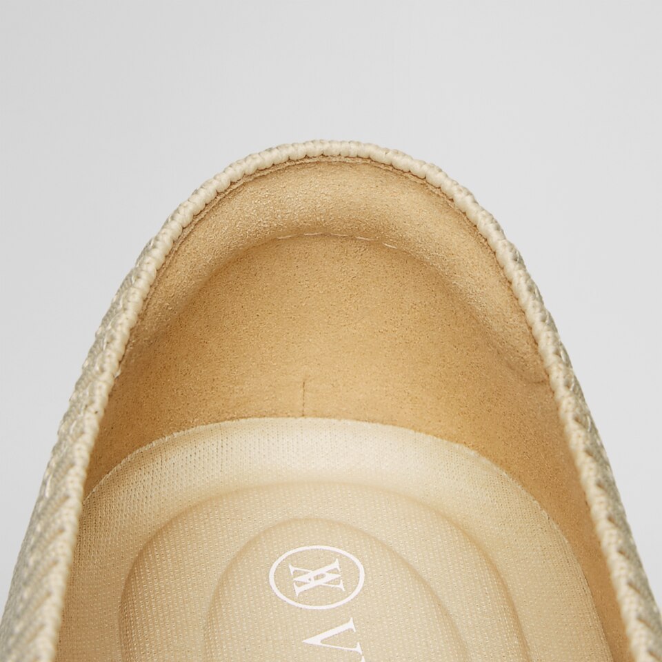 Aria5° Women Pointy Flats in (Cream Ivory) - Sustainable & Washable Shoes | VIVAIA