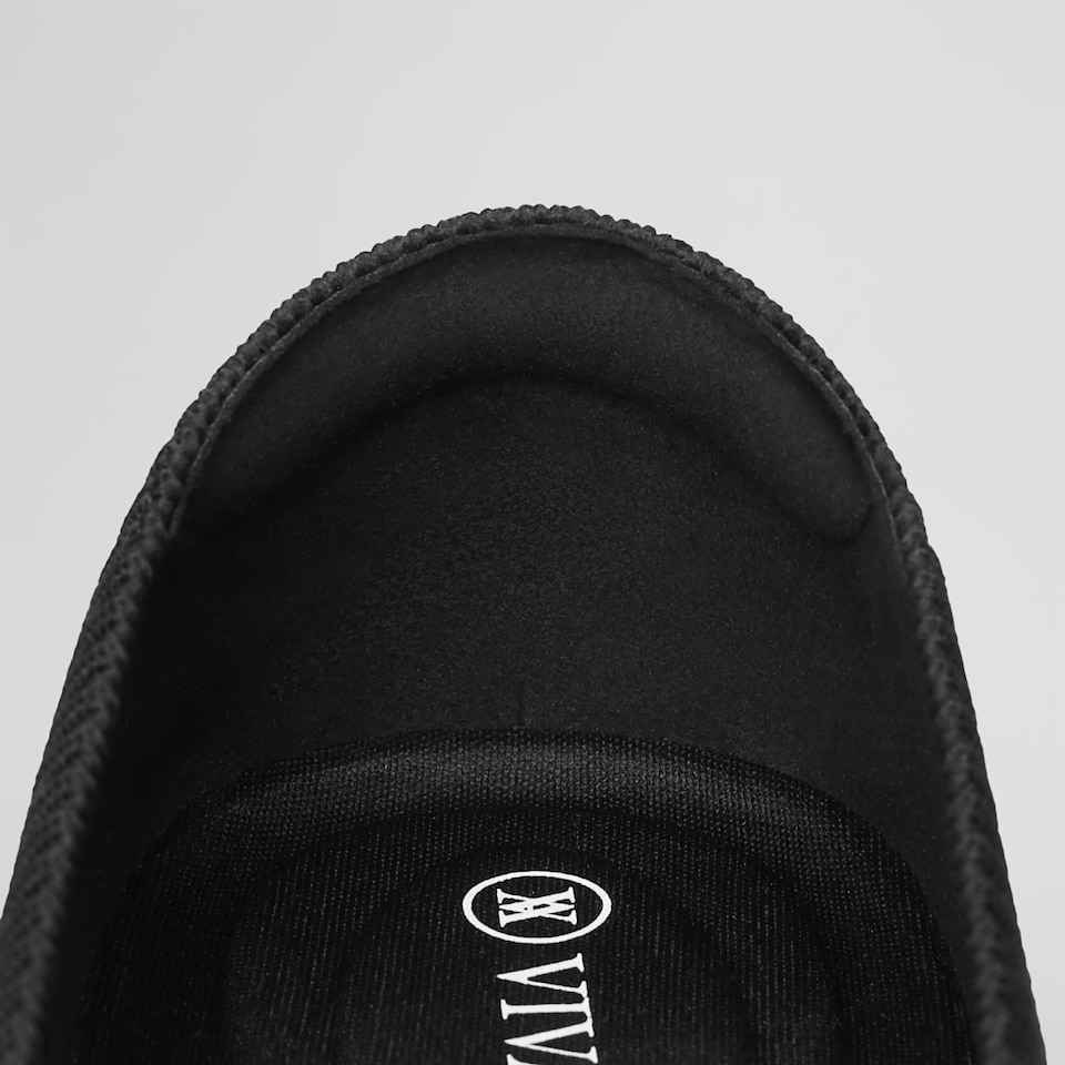 Aria5° Women Pointy Flats in Black - Sustainable & Washable Shoes | VIVAIA