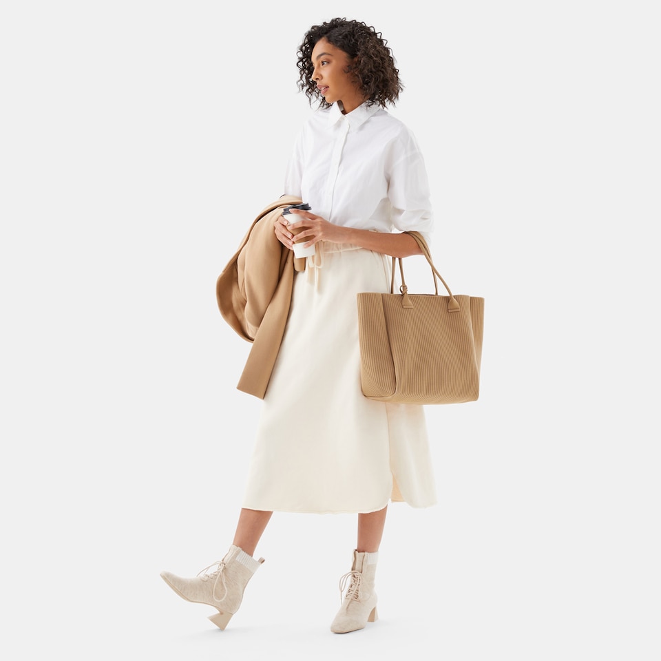 Maia Tote Bag in Khaki Brown | Women's Sustainable, Washable and Stylish Knitbags | VIVAIA