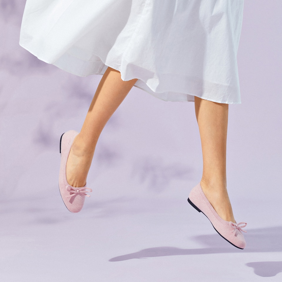 Bonny Round Toe Foldable Flats in Pale Pink - Women's Sustainable, Washable and Stylish Shoes | Vivaia