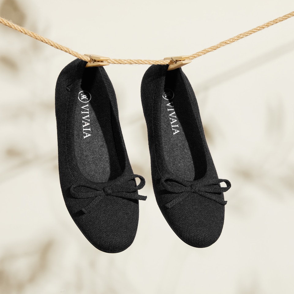 Bonny Round Toe Foldable Flats in Black - Women's Sustainable, Washable and Stylish Shoes | Vivaia