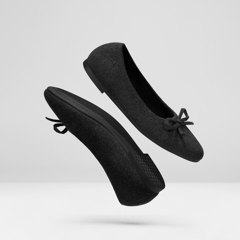 Bonny Round Toe Foldable Flats in Black - Women's Sustainable, Washable and Stylish Shoes | Vivaia