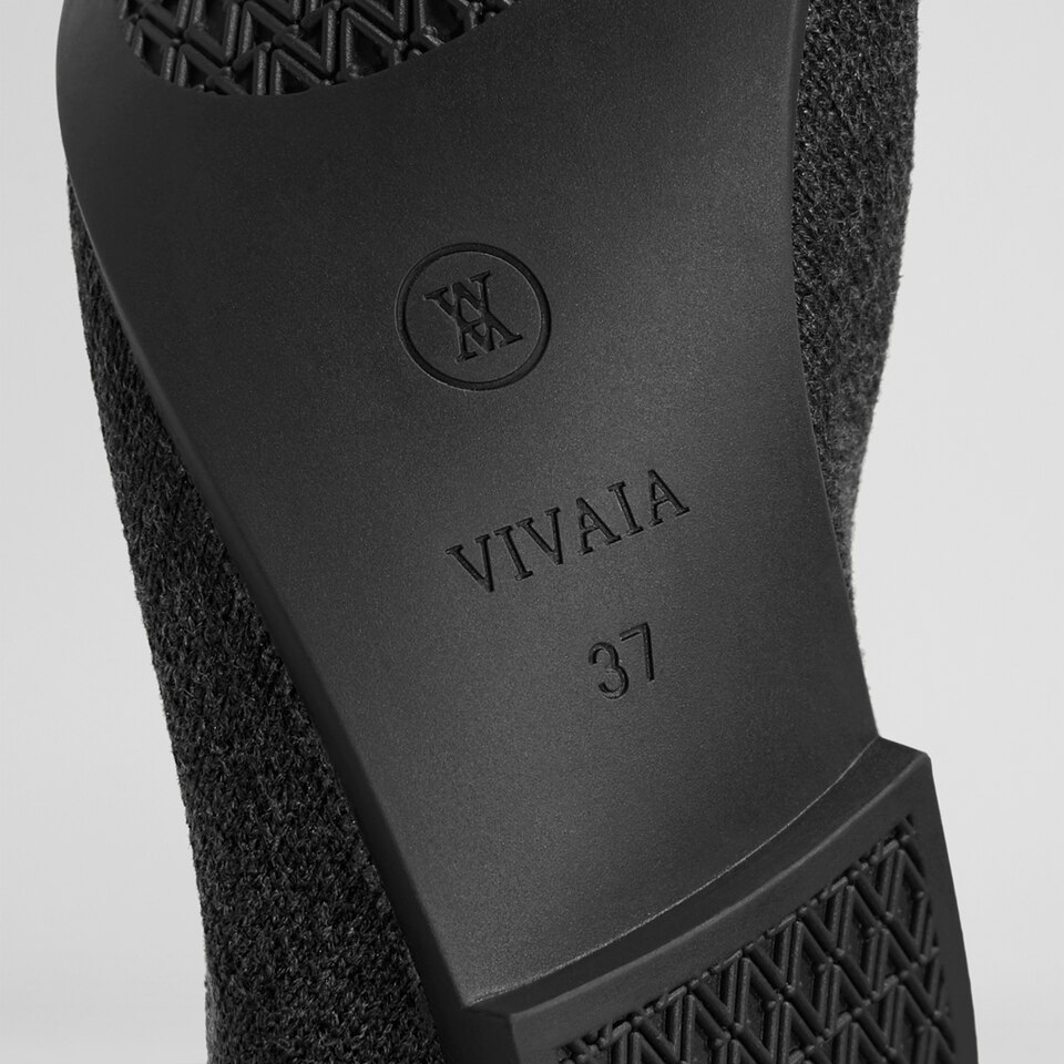 Bonny Round Toe Foldable Flats in Black - Women's Sustainable, Washable and Stylish Shoes | Vivaia