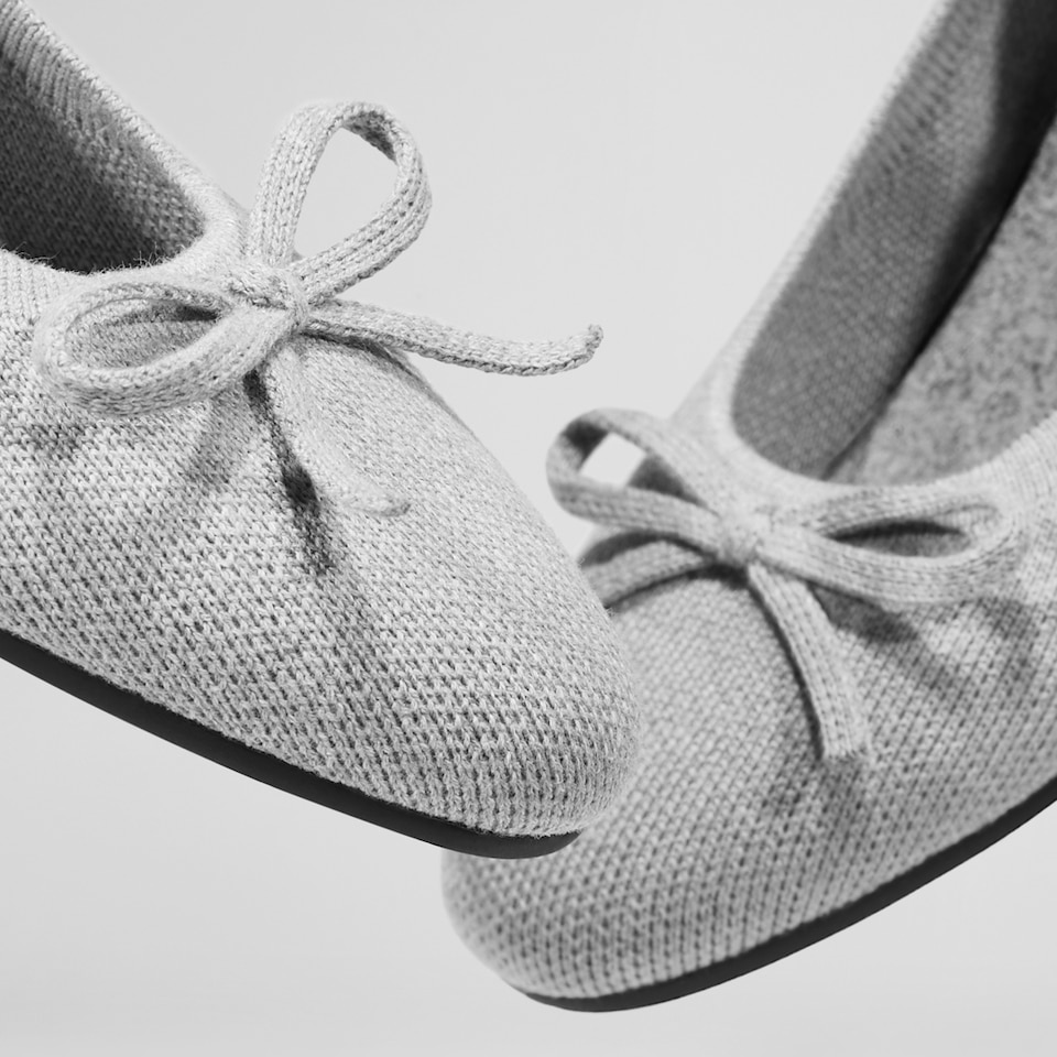 Bonny Round Toe Foldable Flats in Pale Grey - Women's Sustainable, Washable and Stylish Shoes | Vivaia