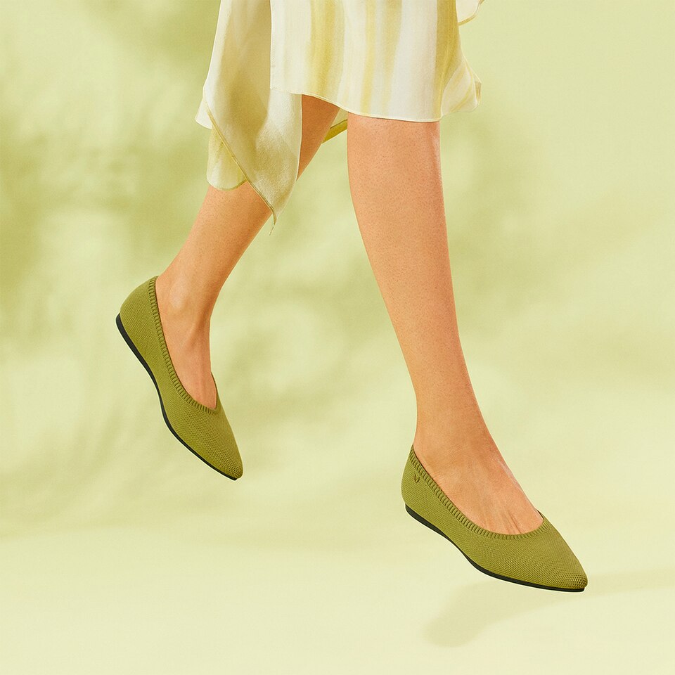 Aria5° Women Pointy Flats in (Olive Green) - Sustainable & Washable Shoes | VIVAIA