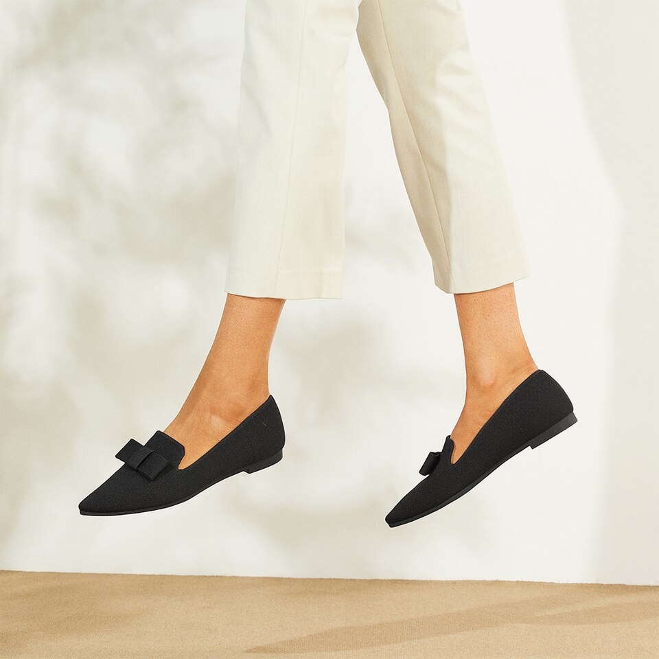 Donna Pointed-Toe Bow Loafers in Black | Women's Sustainable, Washable and Stylish Shoes | VIVAIA