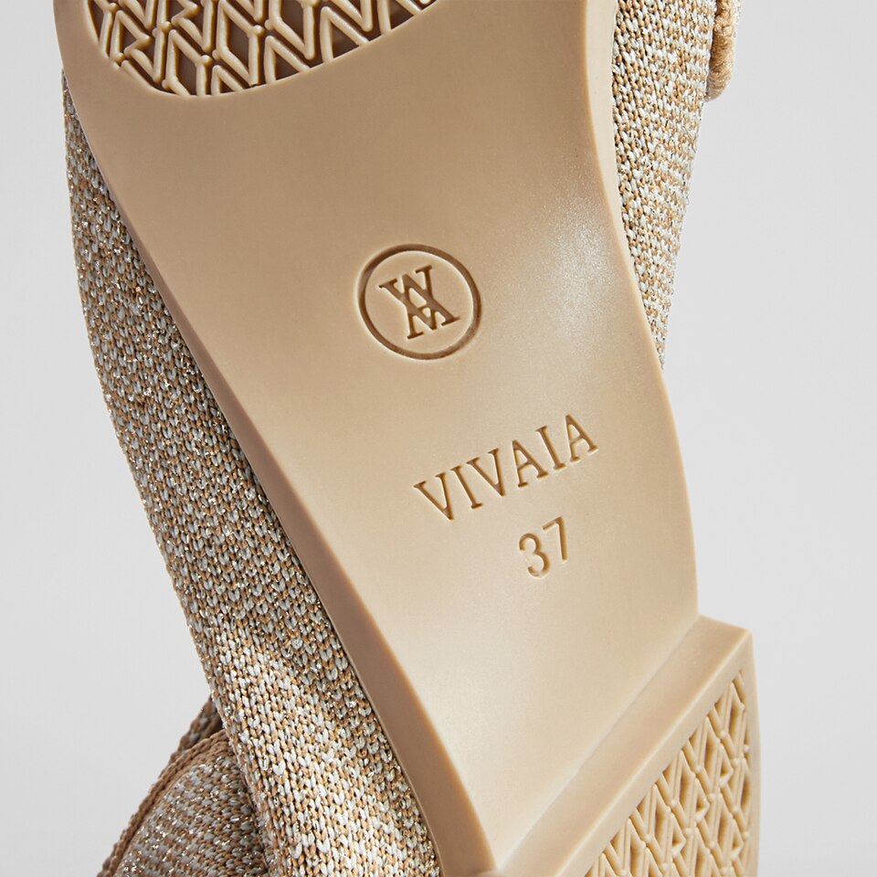 Donna Pointed-Toe Bow Loafers in Light Khaki | Women's Sustainable, Washable and Stylish Shoes | VIVAIA