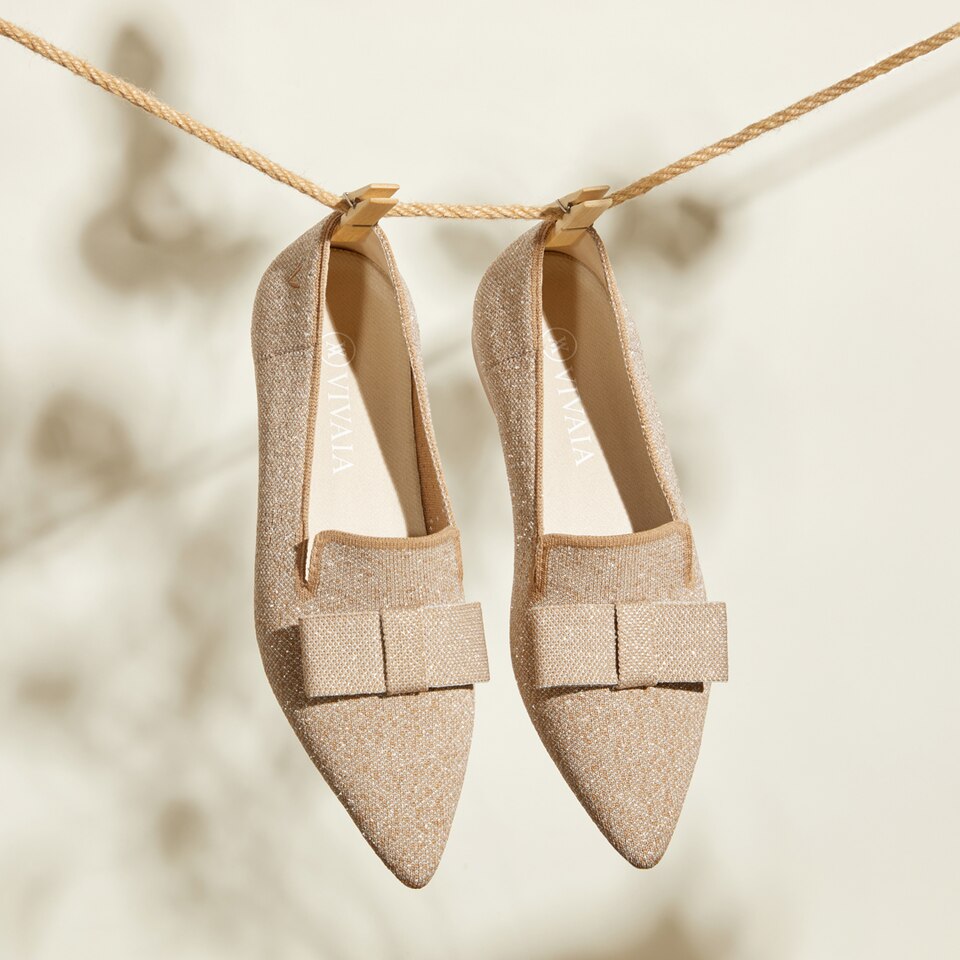 Donna Pointed-Toe Bow Loafers in Light Khaki | Women's Sustainable, Washable and Stylish Shoes | VIVAIA