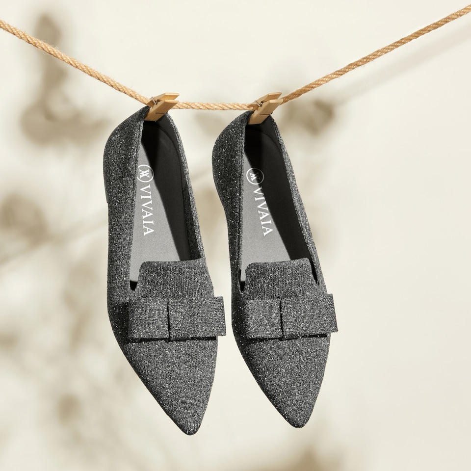 Donna Pointed-Toe Bow Loafers in Pale Grey | Women's Sustainable, Washable and Stylish Shoes | VIVAIA