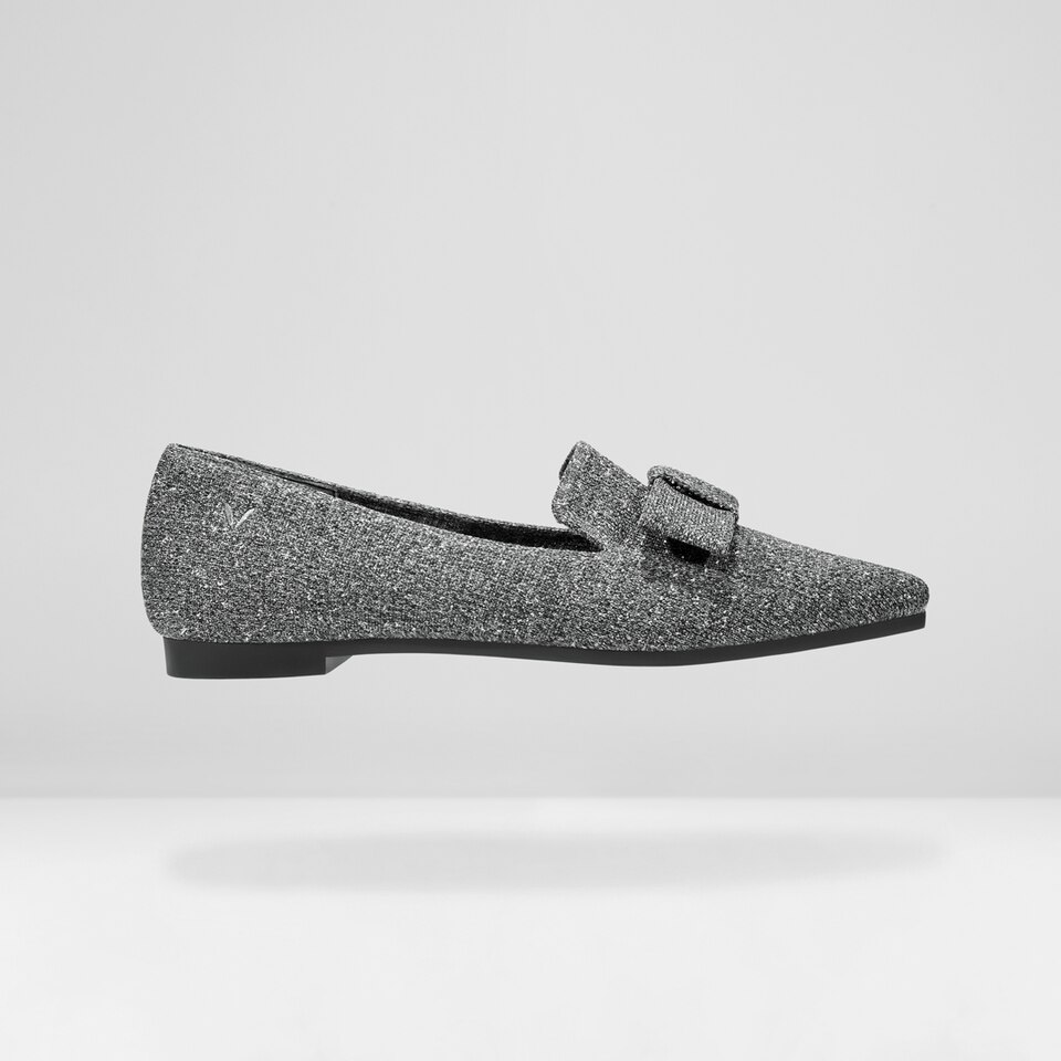 Donna Pointed-Toe Bow Loafers in Pale Grey | Women's Sustainable, Washable and Stylish Shoes | VIVAIA