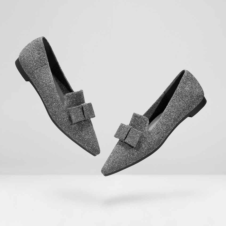Donna Pointed-Toe Bow Loafers in Pale Grey | Women's Sustainable, Washable and Stylish Shoes | VIVAIA