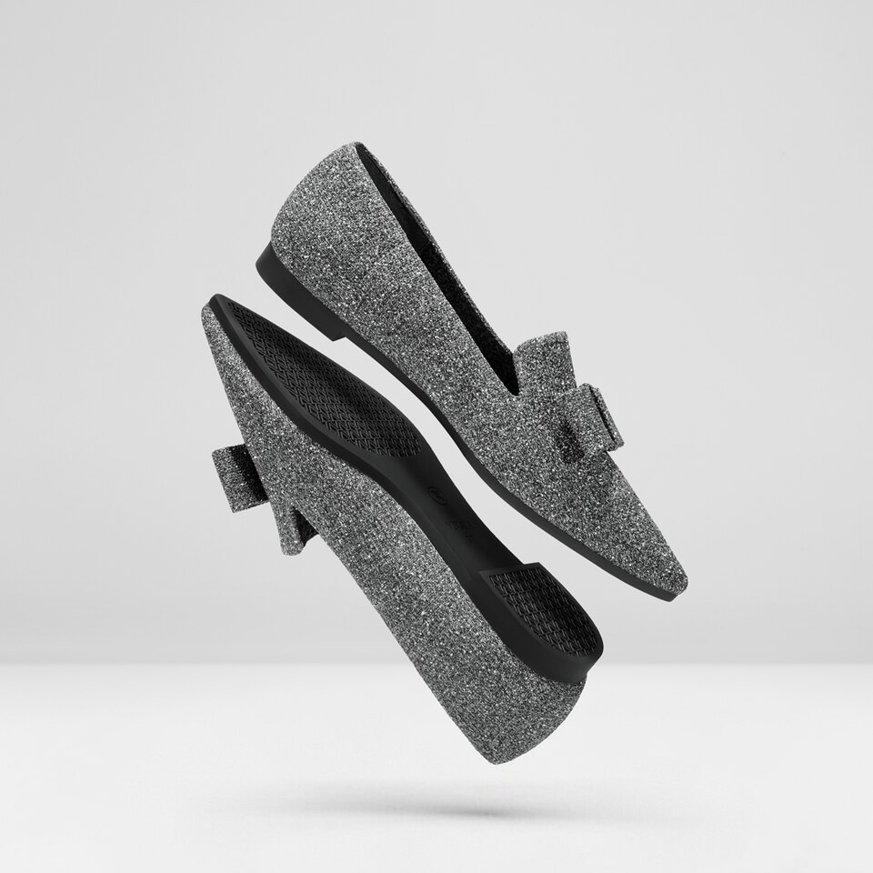 Donna Pointed-Toe Bow Loafers in Pale Grey | Women's Sustainable, Washable and Stylish Shoes | VIVAIA