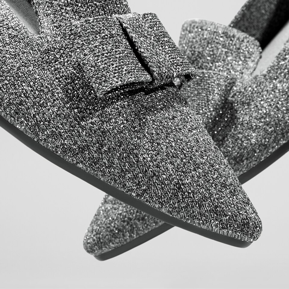 Donna Pointed-Toe Bow Loafers in Pale Grey | Women's Sustainable, Washable and Stylish Shoes | VIVAIA