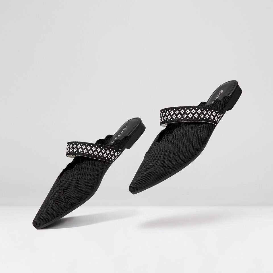 Venus Pointed Toe Mules in Solid Black - Women's Sustainable and Stylish Shoes | Vivaia