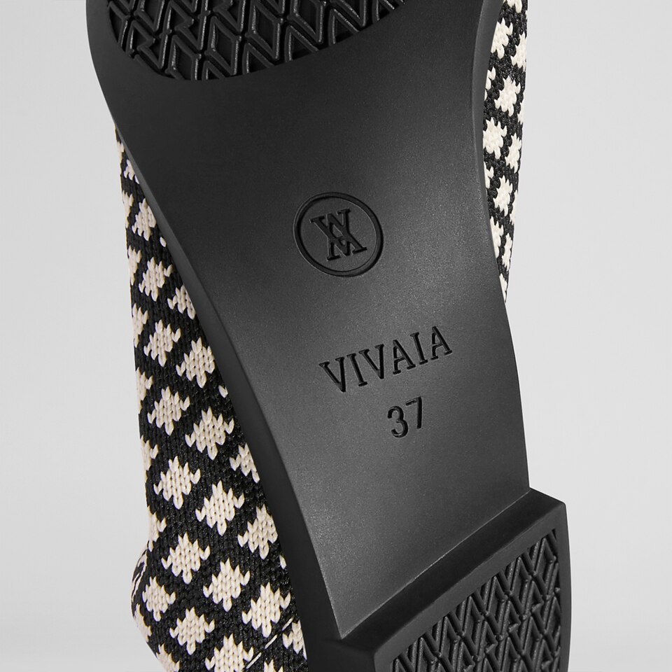 Macy Women Pointy Stripe Flats in Black Houndstooth -Washable & Comfortable Shoes | VIVAIA