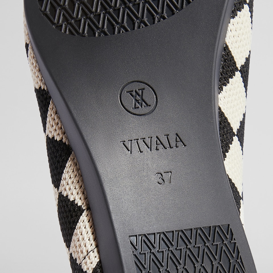 Aria5° Women Pointy Flats in Checker - Sustainable & Washable Shoes | VIVAIA