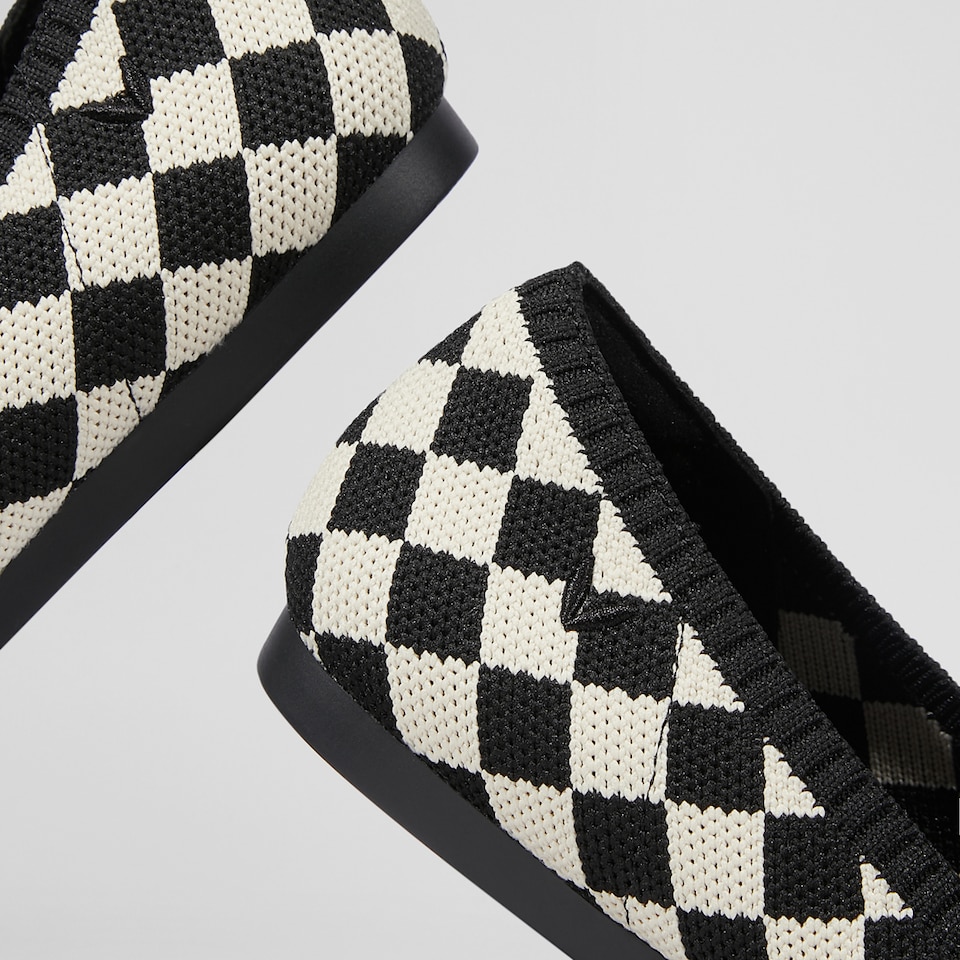 Aria5° Women Pointy Flats in Checker - Sustainable & Washable Shoes | VIVAIA