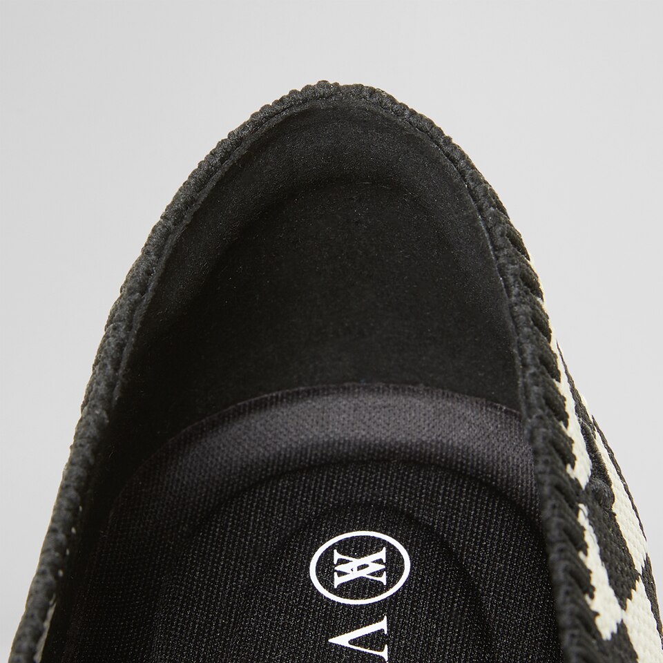 Aria5° Women Pointy Flats in Checker - Sustainable & Washable Shoes | VIVAIA