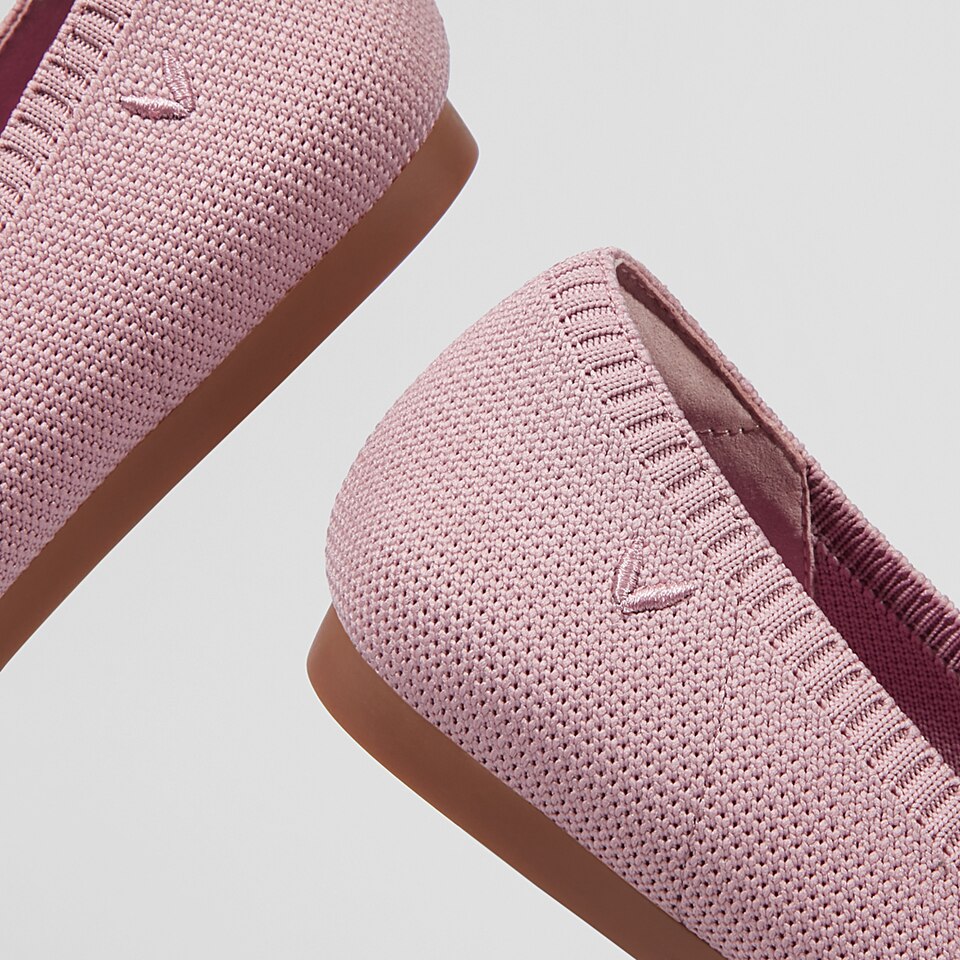 Aria5° Women Pointy Flats in (Pale Blush) - Sustainable & Washable Shoes | VIVAIA