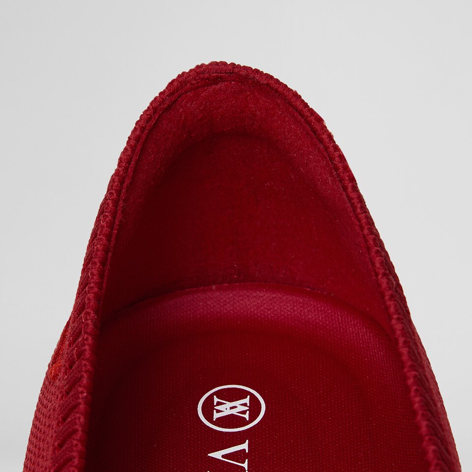 Aria5° Women Pointy Flats in (Ruby Red) - Sustainable & Washable Shoes | VIVAIA