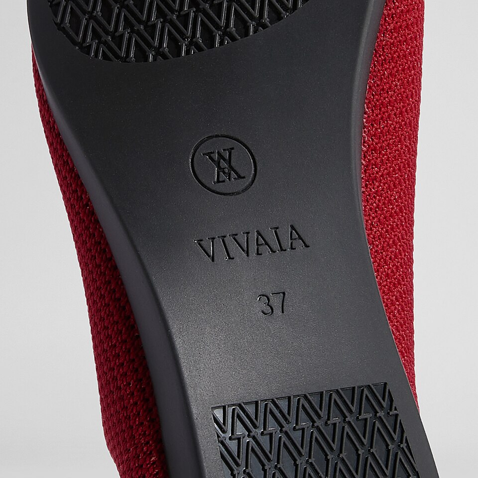 Aria5° Women Pointy Flats in (Ruby Red) - Sustainable & Washable Shoes | VIVAIA