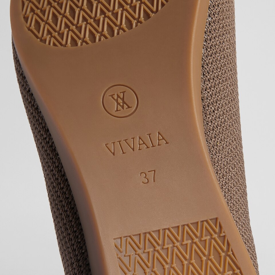 Aria5° Nude Women Pointy Flats in Espresso - Sustainable & Washable Shoes | VIVAIA