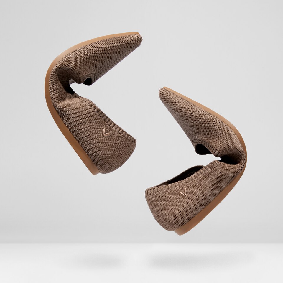 Aria5° Nude Women Pointy Flats in Espresso - Sustainable & Washable Shoes | VIVAIA