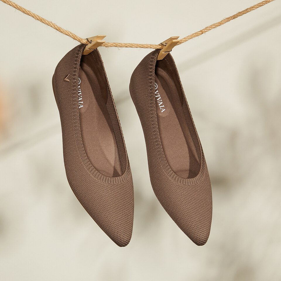 Aria5° Nude Women Pointy Flats in Espresso - Sustainable & Washable Shoes | VIVAIA