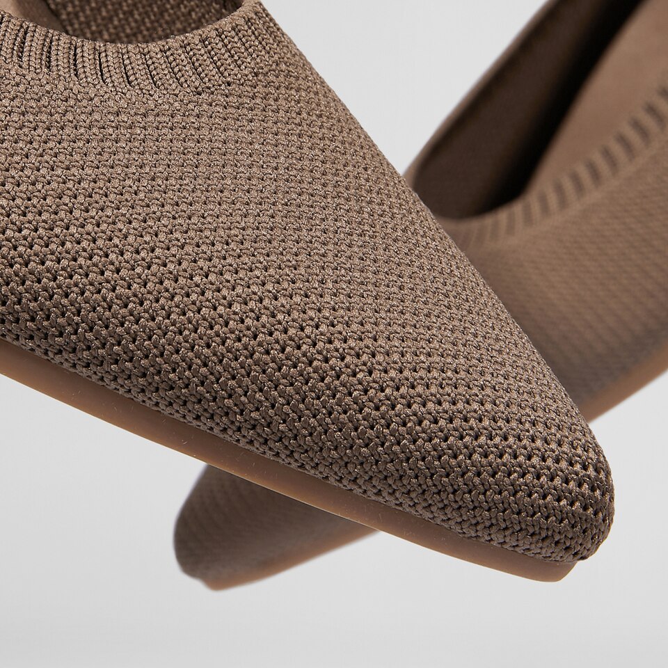 Aria5° Nude Women Pointy Flats in Espresso - Sustainable & Washable Shoes | VIVAIA