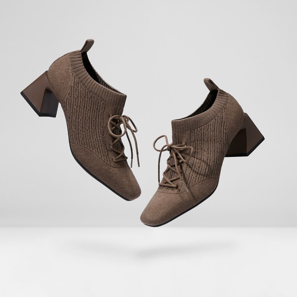 Vera Square-toe Wool Oxford Heels in Dapple Brown | Women's Sustainable and Stylish Shoes | VIVAIA
