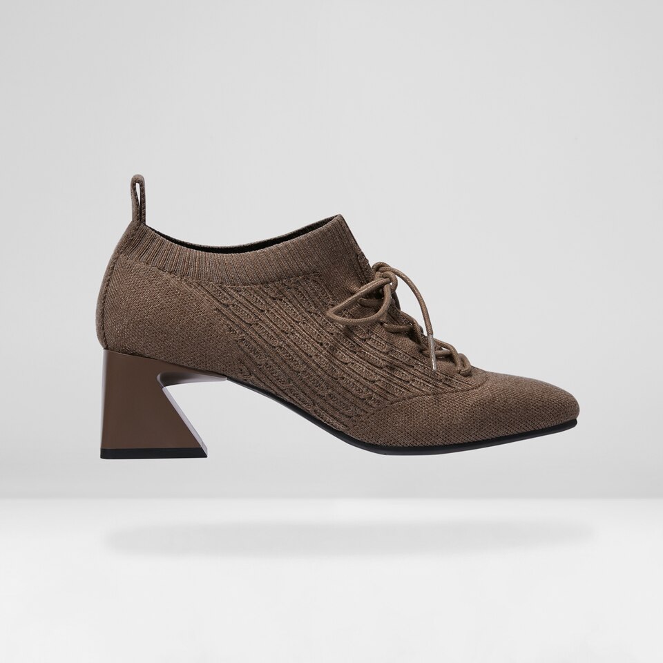 Vera Square-toe Wool Oxford Heels in Dapple Brown | Women's Sustainable and Stylish Shoes | VIVAIA
