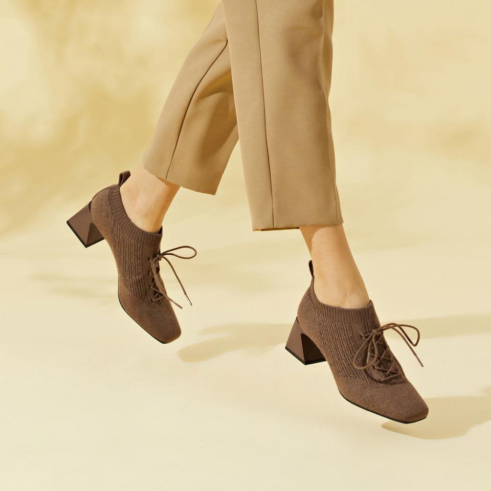 Vera Square-toe Wool Oxford Heels in Dapple Brown | Women's Sustainable and Stylish Shoes | VIVAIA