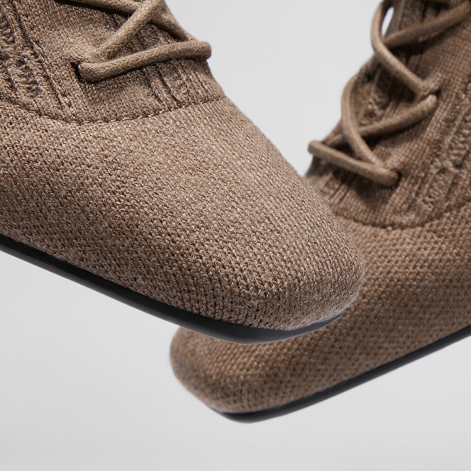 Vera Square-toe Wool Oxford Heels in Dapple Brown | Women's Sustainable and Stylish Shoes | VIVAIA