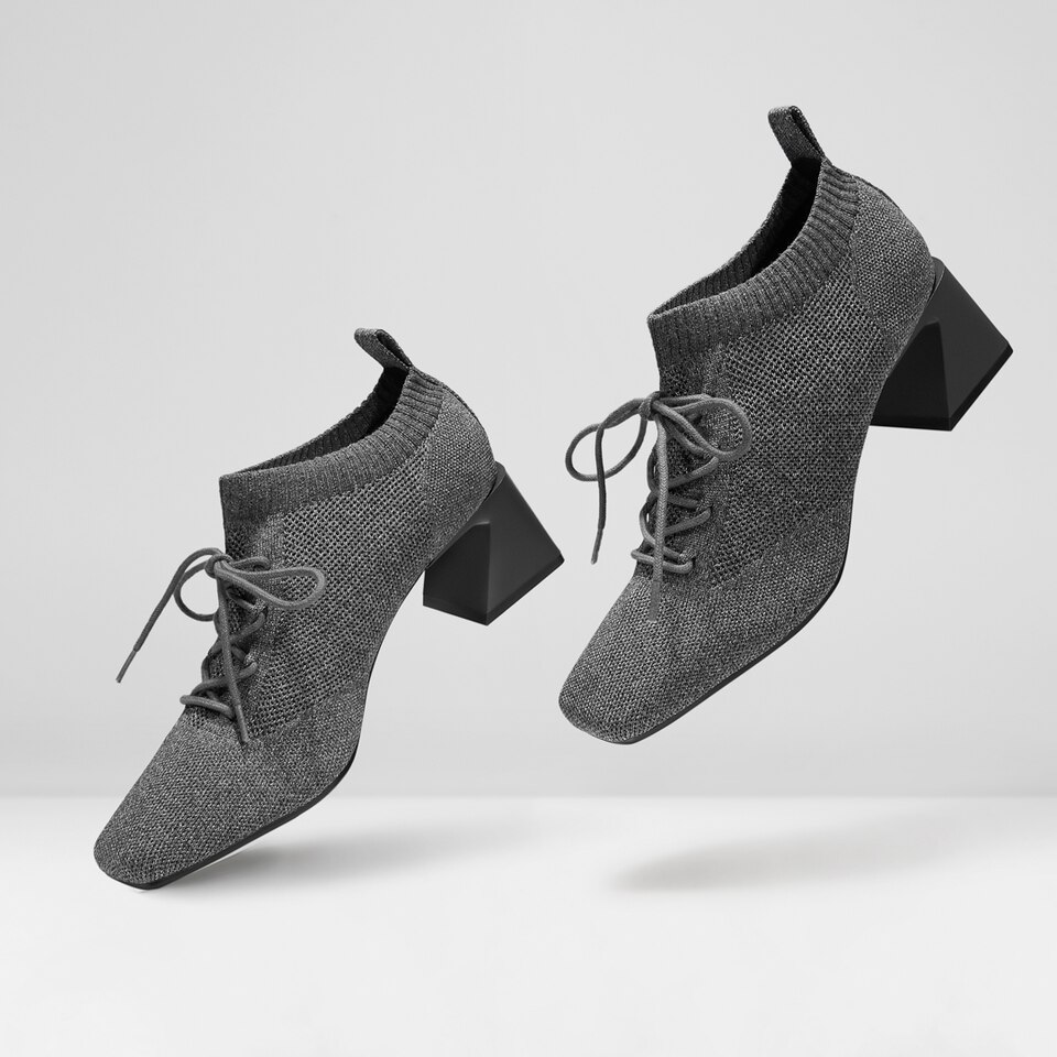 Vera Square-toe Wool Oxford Heels in Rich Grey | Women's Sustainable and Stylish Shoes | VIVAIA