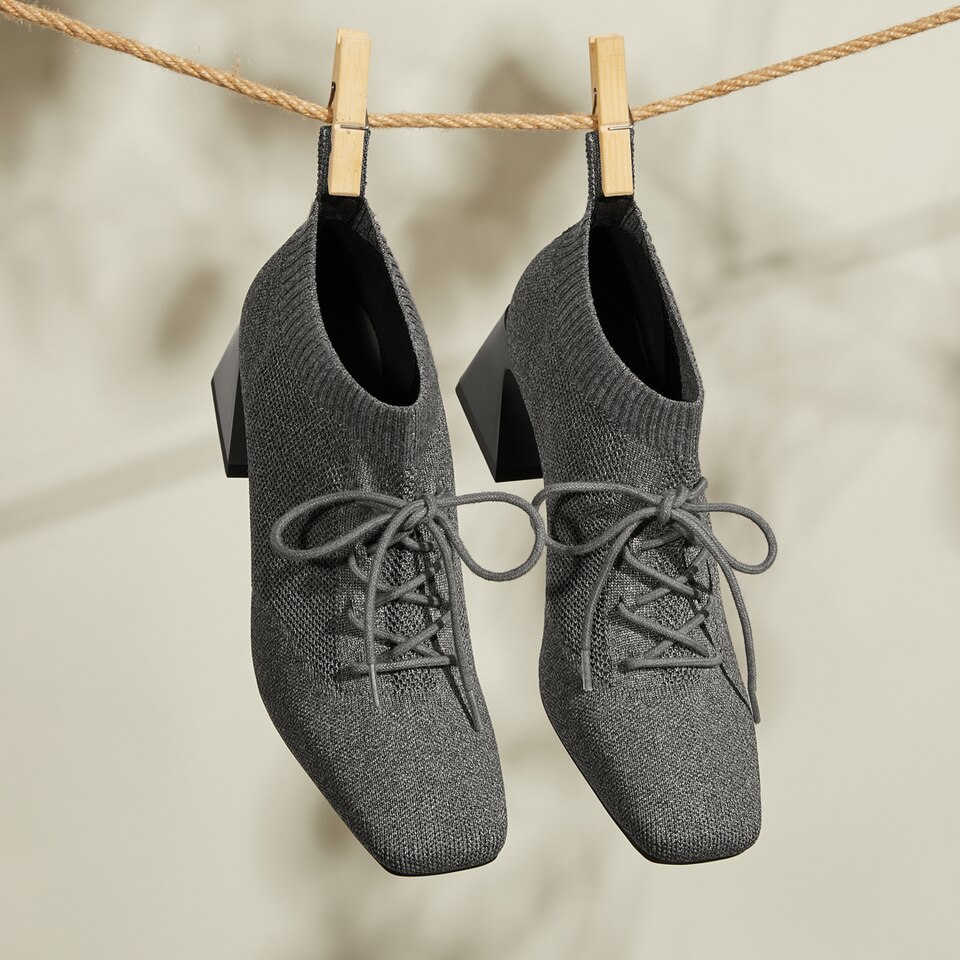 Vera Square-toe Wool Oxford Heels in Rich Grey | Women's Sustainable and Stylish Shoes | VIVAIA