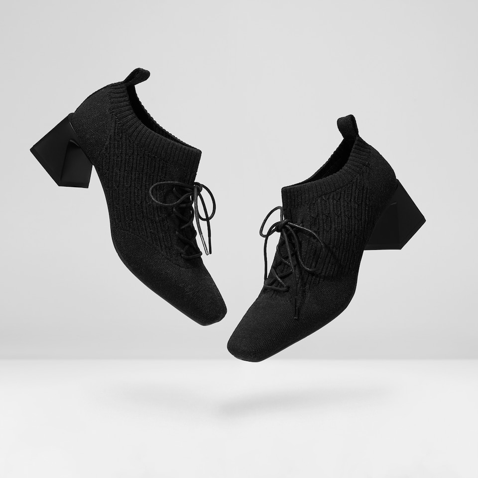 Vera Square-toe Wool Oxford Heels in Dapple Black | Women's Sustainable and Stylish Shoes | VIVAIA