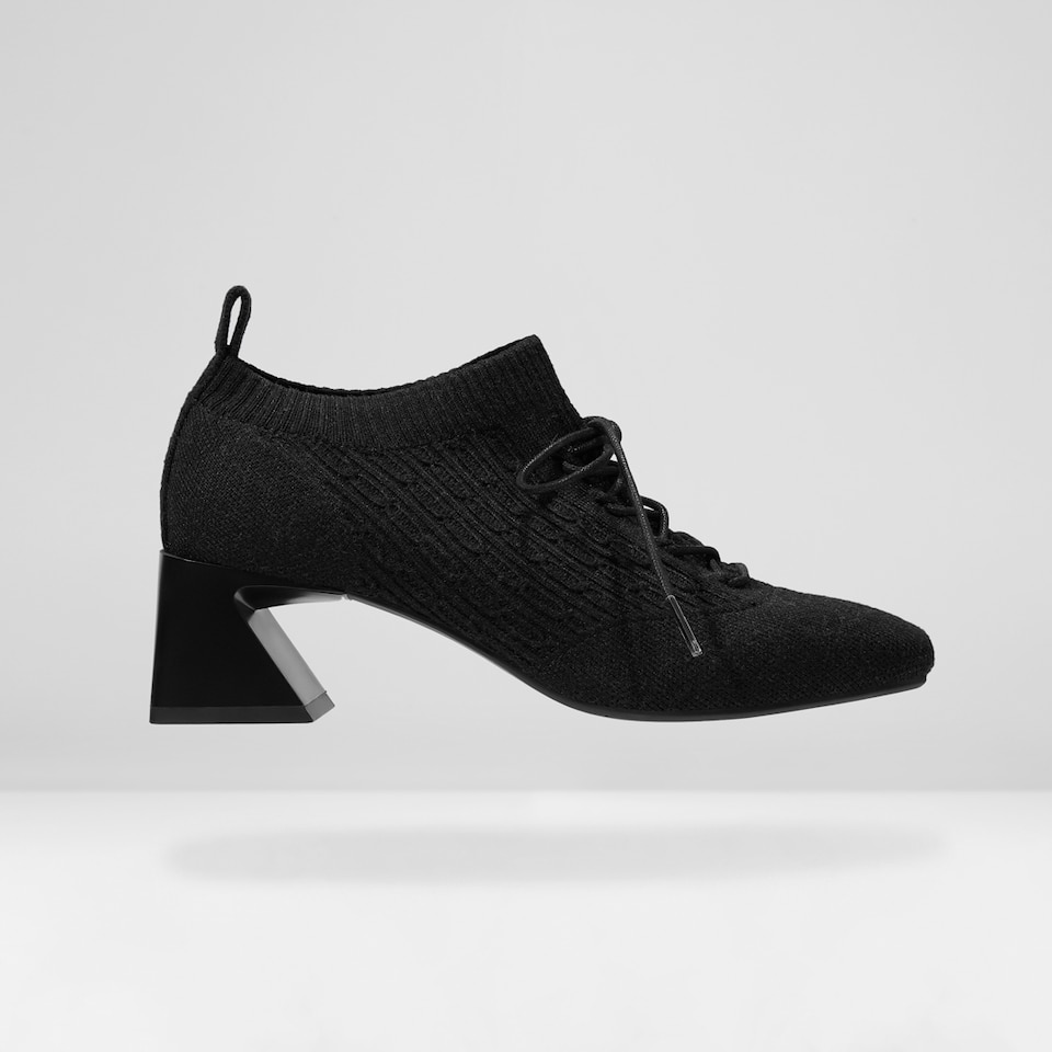 Vera Square-toe Wool Oxford Heels in Dapple Black | Women's Sustainable and Stylish Shoes | VIVAIA