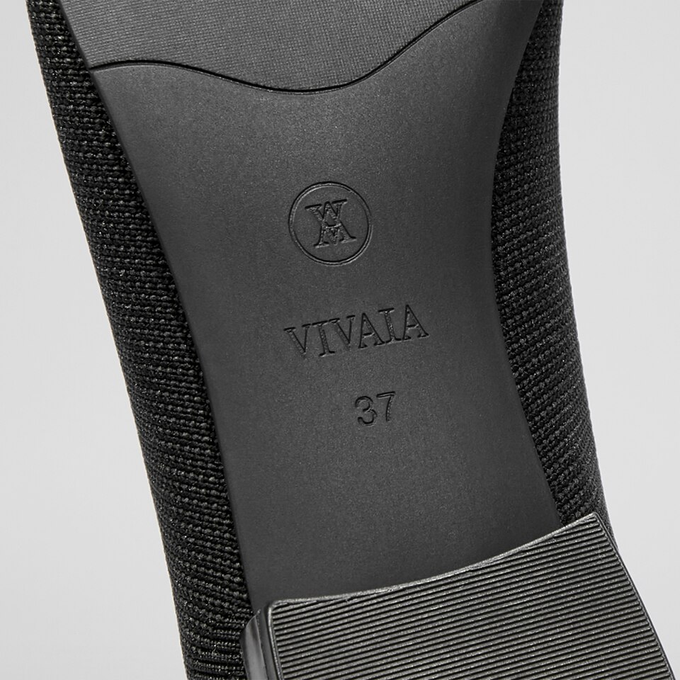 Grace Pointy Oxfords in Black | Women's Sustainable and Stylish Shoes | VIVAIA