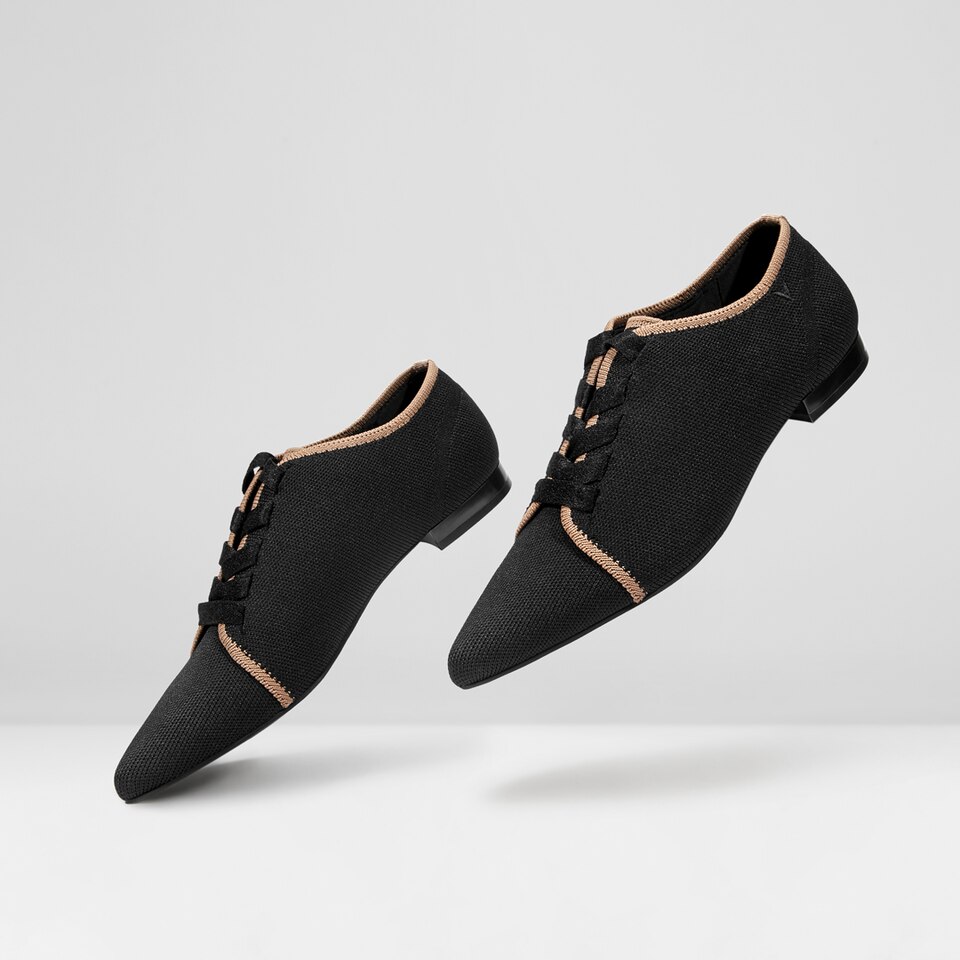 Grace Pointy Oxfords in Black | Women's Sustainable and Stylish Shoes | VIVAIA