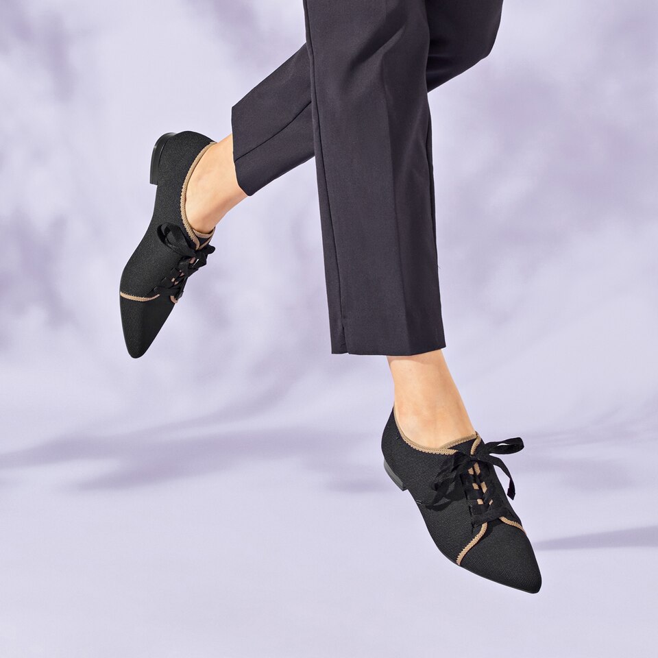 Grace Pointy Oxfords in Black | Women's Sustainable and Stylish Shoes | VIVAIA