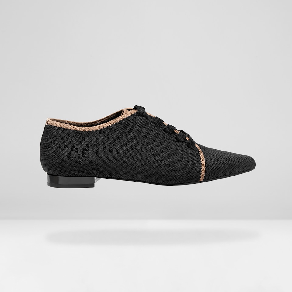 Grace Pointy Oxfords in Black | Women's Sustainable and Stylish Shoes | VIVAIA