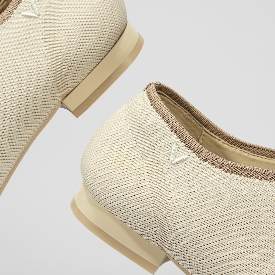 Grace Pointy Oxfords in Cream Ivory | Women's Sustainable and Stylish Shoes | VIVAIA